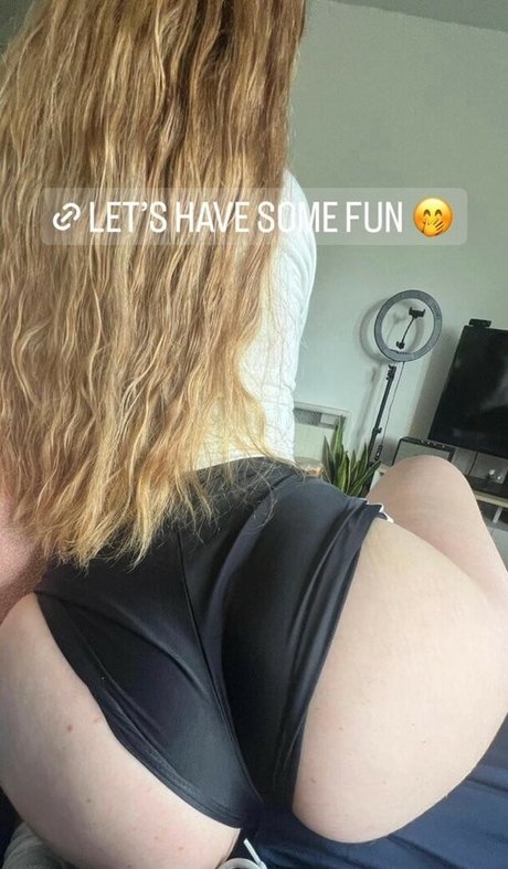 lilymae 01 topless onlyfans