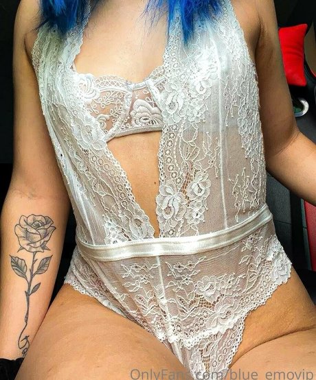 blue emofree onlyfans model images