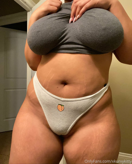 xkurvykittyfree onlyfans x