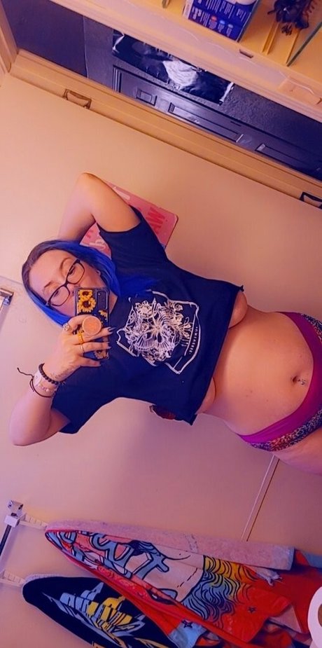 blubodygloss only fans nudes