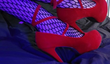 blubodygloss onlyfans naked