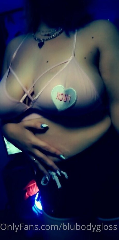 blubodygloss onlyfans nude pics