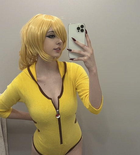 emiki28 only fans nude