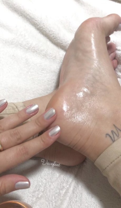 VeveFeet naked onlyfans pics