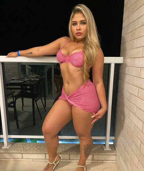 Ana Caroline onlyfans naked