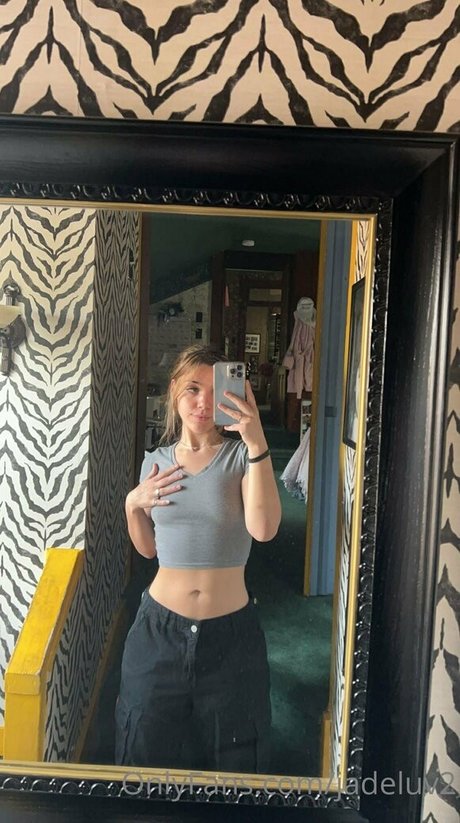 jadeluv2 onlyfans pic