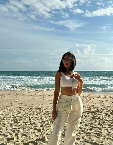 asian model naked onlyfans pics