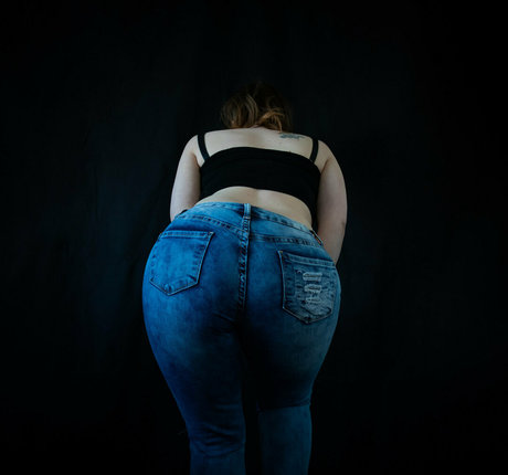 tinyprincesspeach onlyfans topless