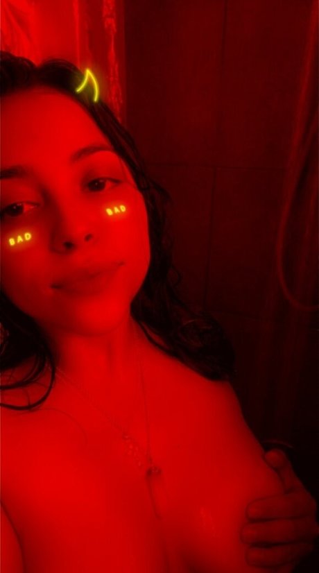 ittybittydee onlyfans picture