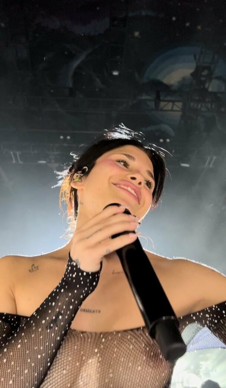 Nessa Barrett onlyfans model