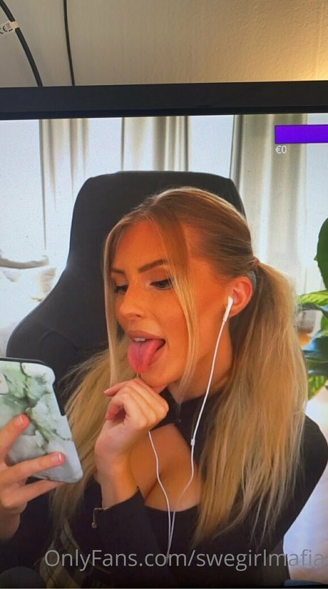 swegirlmafia onlyfans strip tease