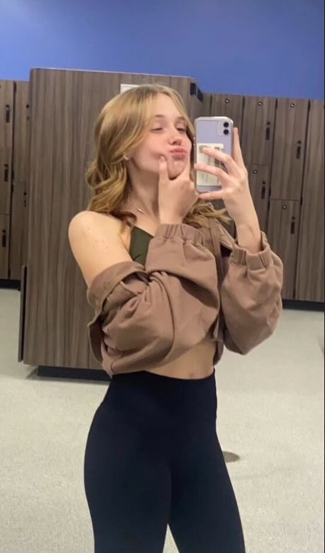 Kira Graceeee onlyfans leaks nudes