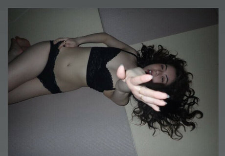 Mia Kerin sex onlyfans