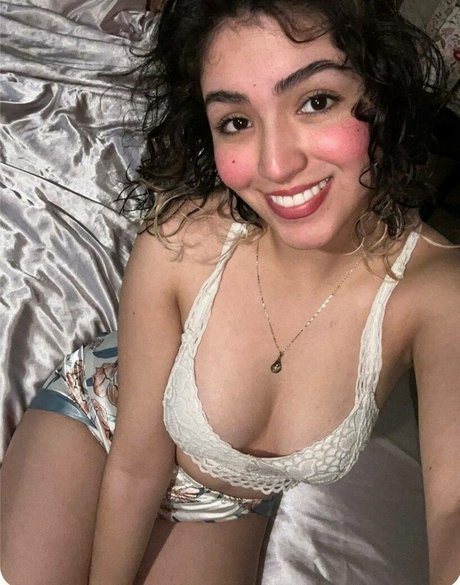 kristalqr nude only fans