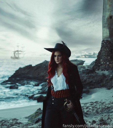 Juliettesureau boobs onlyfans