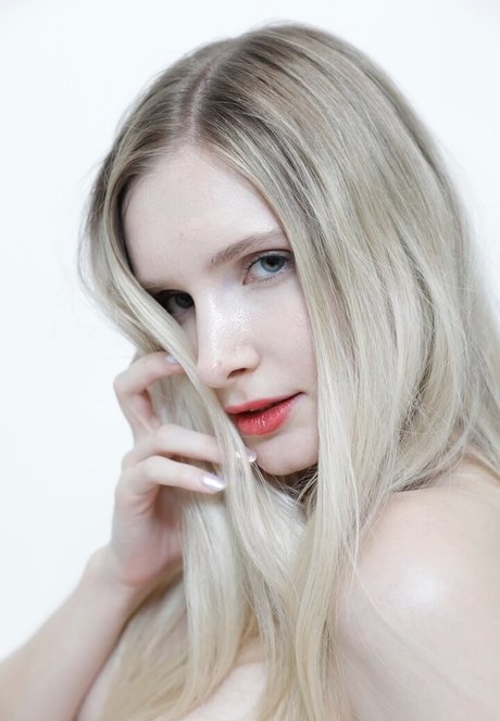 Lily Hart leak onlyfans