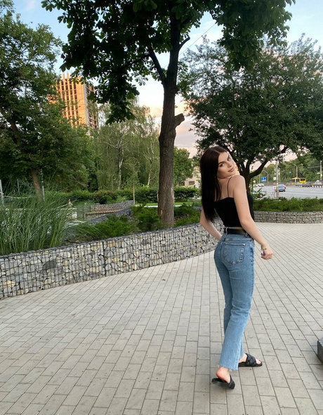 nika dream feet onlyfans