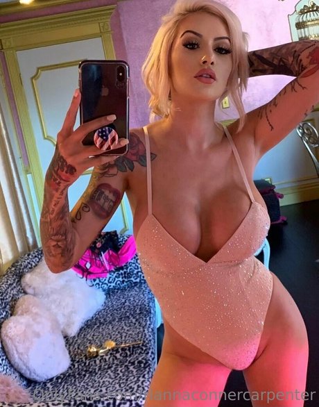 riannaconnercarpenter onlyfans page