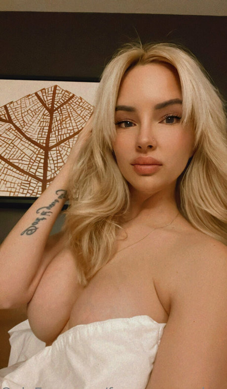 freecassaundravip onlyfans model images