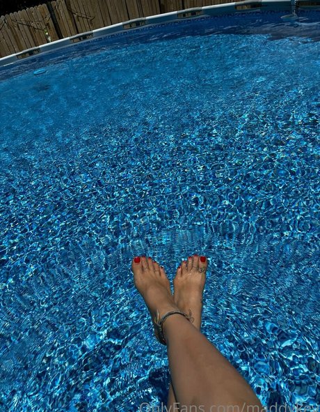 gamblergirl69 onlyfans model photos