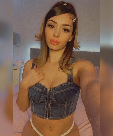 izallia aura only fans content