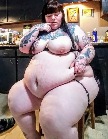 luxurynoir nude on onlyfans