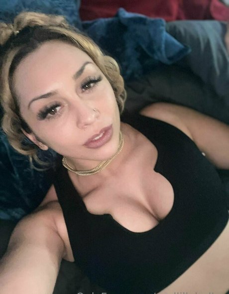 Lilly Hall onlyfans leajs