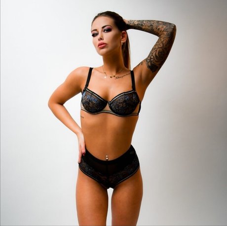 Julia Madaj onlyfans explicit content