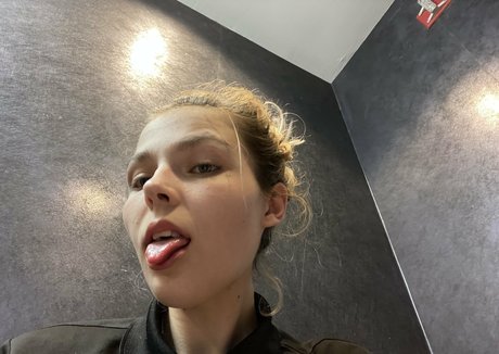 hereliesviolet onlyfans hot