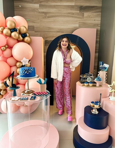 Alice Aquino feet onlyfans