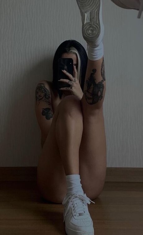 Pelinay Igit nude leaks onlyfans