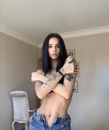 Pelinay Igit onlyfans content type