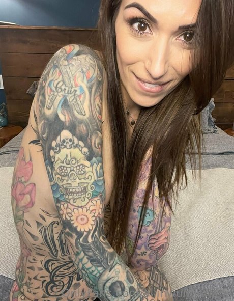 aliinwunderland onlyfans desnuda