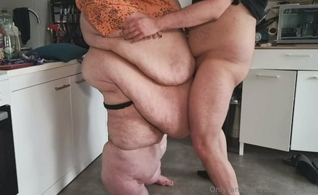 doughbellygirl onlyfans model images