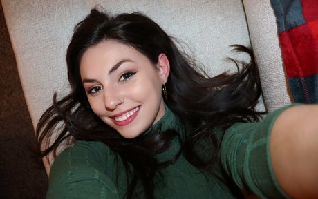 mollymaeve onlyfans nude content