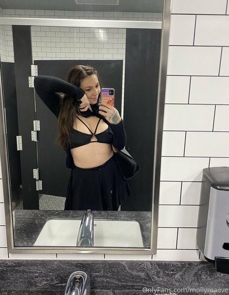 mollymaeve onlyfans nude porn
