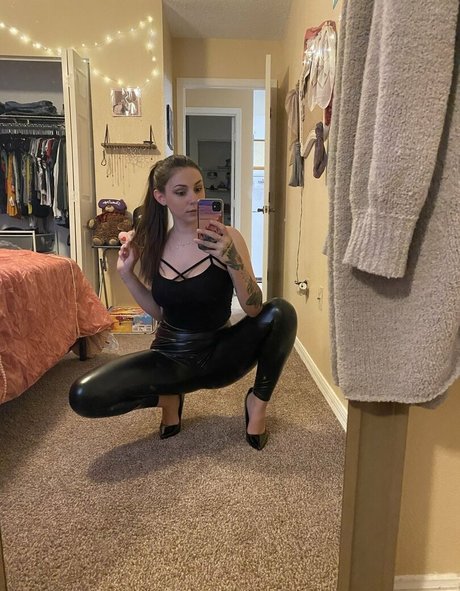 mollymaeve porn onlyfans