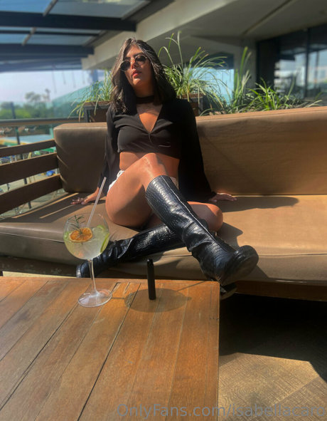 isabellacaro onlyfans nudes