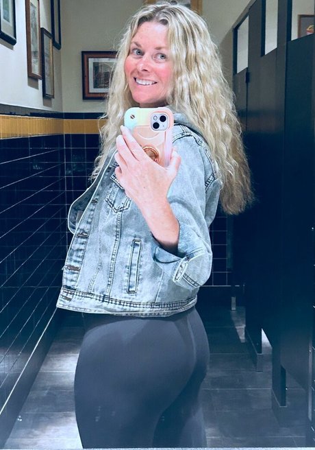 Mackenzie J leaked onlyfans content