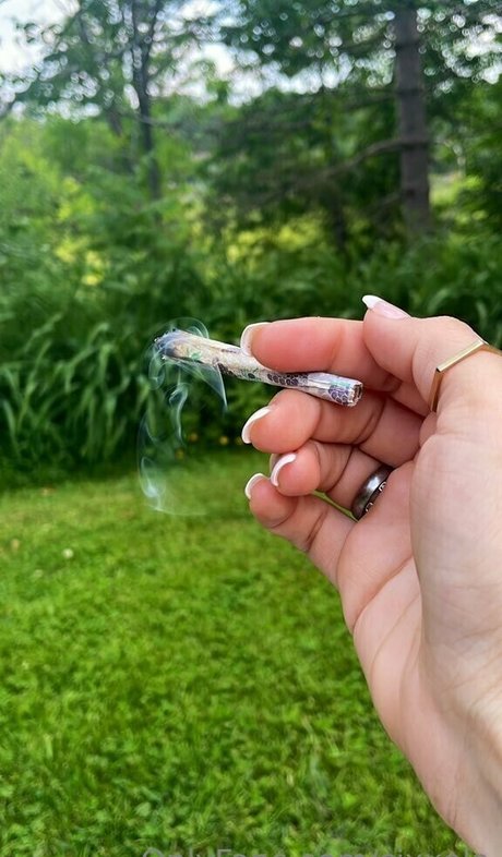 sixxela onlyfans strip