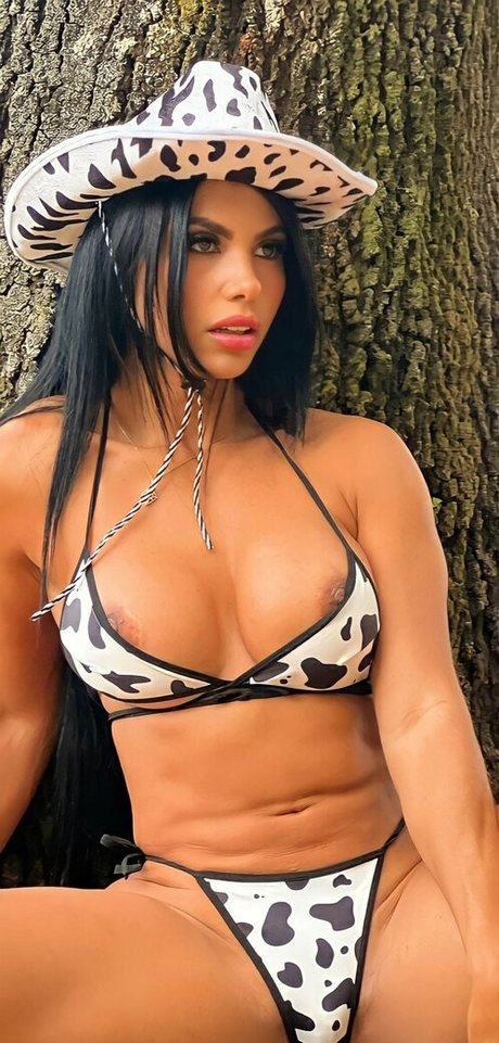 Yesli Gomez onlyfans star