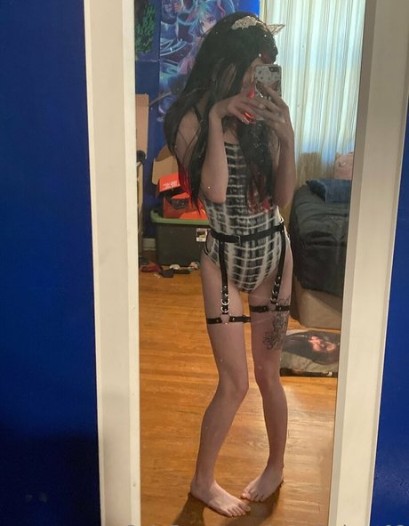 lapetitebrat02 onlyfans leaked nudes