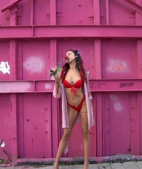 Shira Mosi onlyfans photos