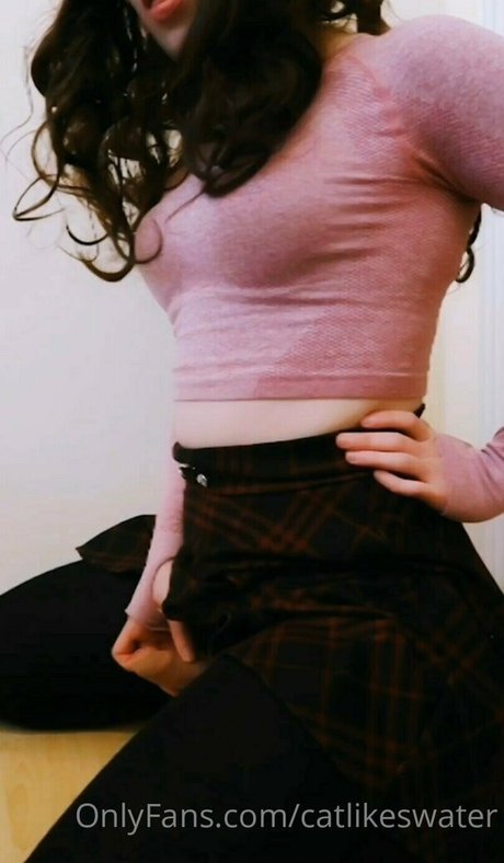 Cat Likes Water onlyfans creator