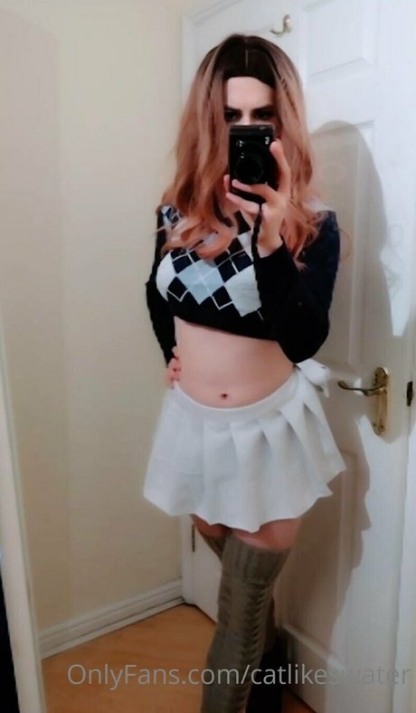 Cat Likes Water onlyfans nude pictures