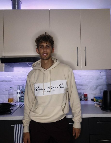 battyboyfree onlyfans leak nudes