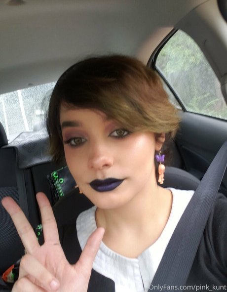 pink kunt onlyfans post