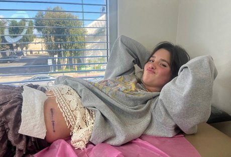 Jules LeBlanc onlyfans striptease