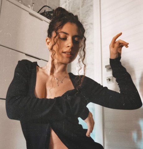 Martina Miticocchio tits onlyfans