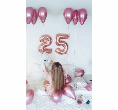 Joyce Straten onlyfans leaks.